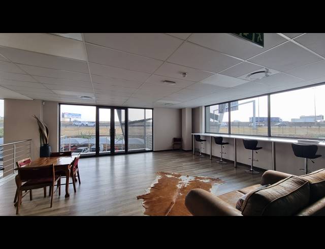 22,095M² WAREHOUSE TO LET IN GLEN MARAIS